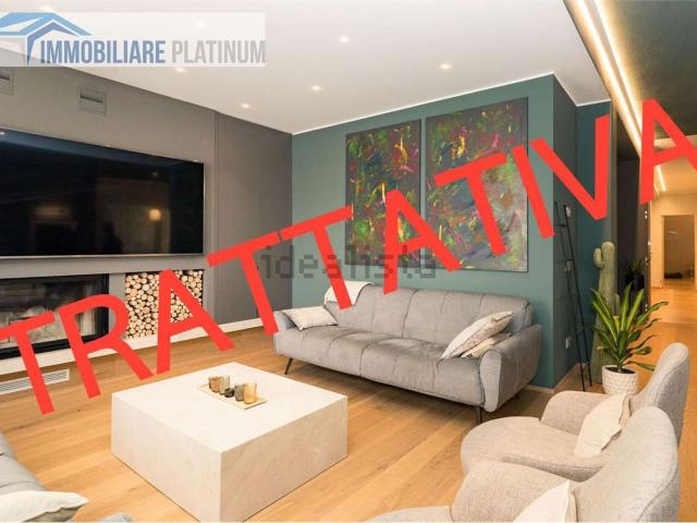 Case e ville in vendita di 200 m² in Via Aspromonte, 52