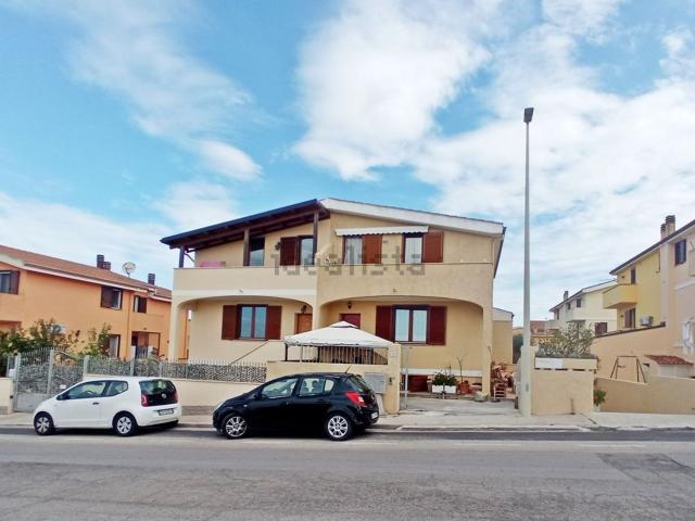Case e ville in vendita di 200 m² in Via Brigata Sassari