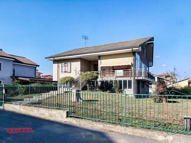 Case e ville in vendita di 200 m² in Via G. Rossini, 5