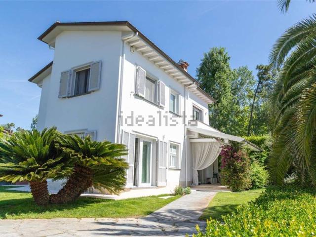 Case e ville in vendita di 200 m² in Via Gorizia, 33
