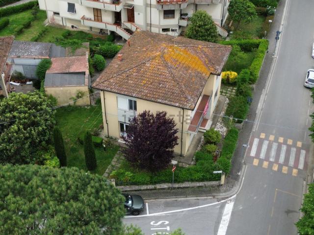 Case e ville in vendita di 200 m² in Via Giacomo Matteotti, 7