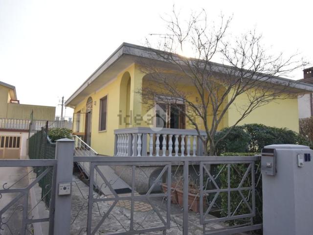 Case e ville in vendita di 200 m² in Via Giambattista Tiepolo, 1