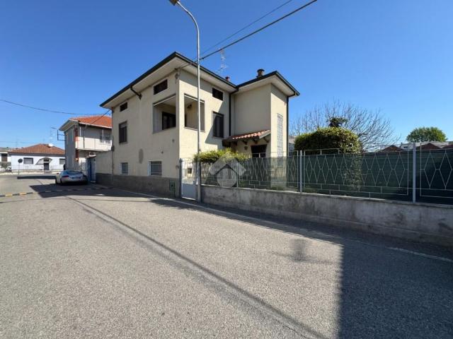 Case e ville in vendita di 200 m² in Via Giosuè Carducci, 59