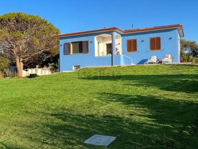 Case e ville in vendita di 200 m² in Via Giovanni Pascoli