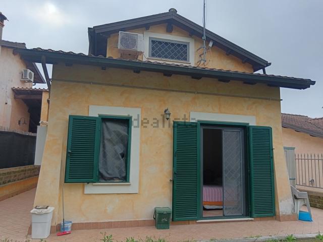 Case e ville in vendita di 200 m² in Via dei Cardacci, 24