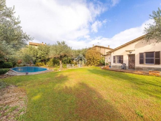 Case e ville in vendita di 200 m² in Via della Marranella di Marino, 1