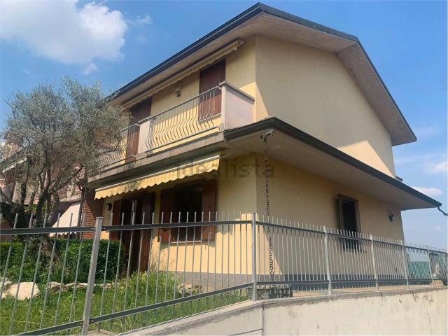 Case e ville in vendita di 100 m²