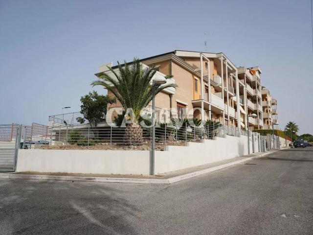 Case e ville in vendita di 200 m² in Via delle Begonie, 16