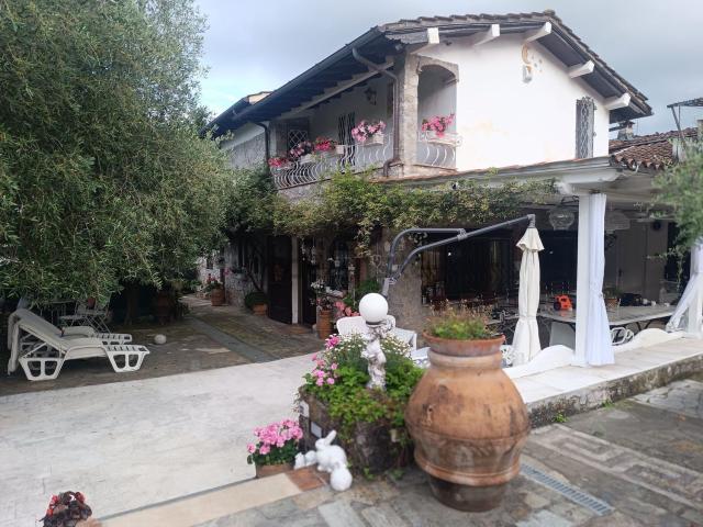 Case e ville in vendita di 200 m² in Via di Casanova