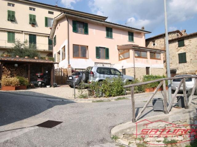 Case e ville in vendita di 200 m² in Via di Aquilea, 801