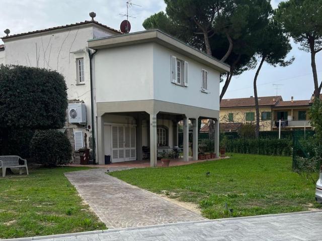 Case e ville in vendita di 200 m² in Via di Fucecchiello