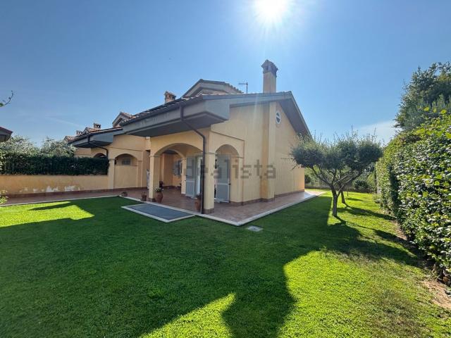Case e ville in vendita di 200 m² in Via di Marino Campagna