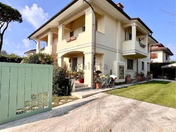 Case e ville in vendita di 200 m² in Via Duca degli Abruzzi
