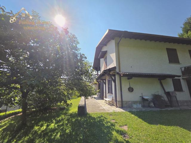 Case e ville in vendita di 200 m² in Via Europa