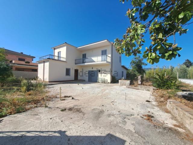 Case e ville in vendita di 200 m² in Via Fontana Parata