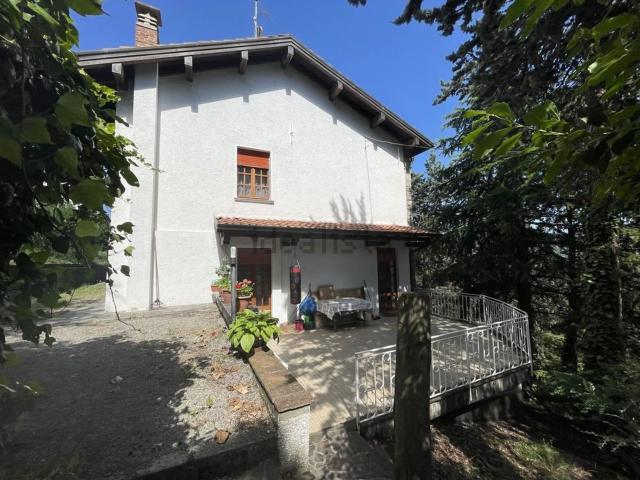 Case e ville in vendita di 200 m² in Via John Kennedy