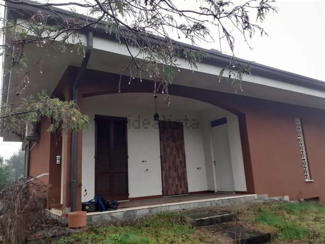 Case e ville in vendita di 200 m² in Via Olona