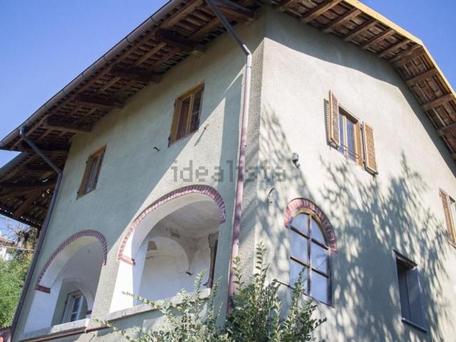 Case e ville in vendita di 200 m² in Via Lovencito