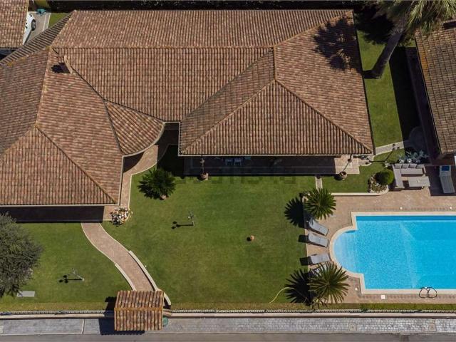Case e ville in vendita di 200 m² in Via Lavagna