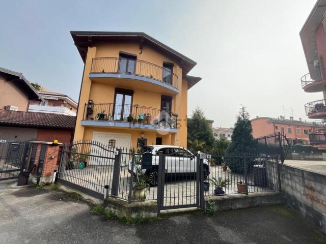 Case e ville in vendita di 200 m² in Via Leoncavallo, 44