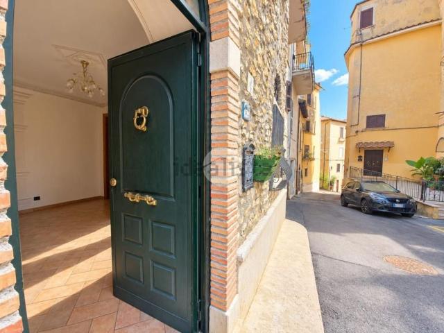 Case e ville in vendita di 200 m² in Via Monte Gennaro, 4
