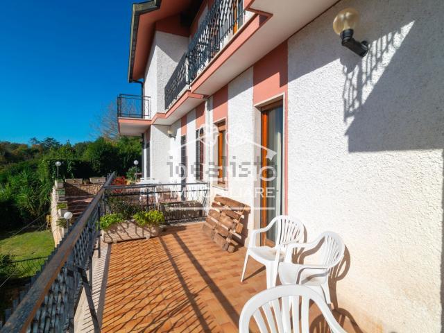 Case e ville in vendita di 170 m² in Via Monte Selli, 7