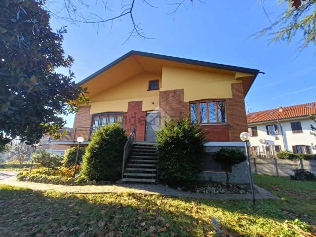 Case e ville in vendita di 200 m² in Via Monte Palanzone, 9