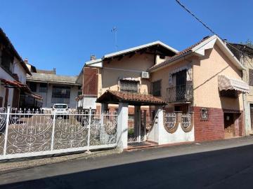 Case e ville in vendita di 200 m² in Via Mezzaluna, 5