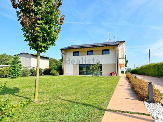 Case e ville in vendita di 200 m² in Via Mielma