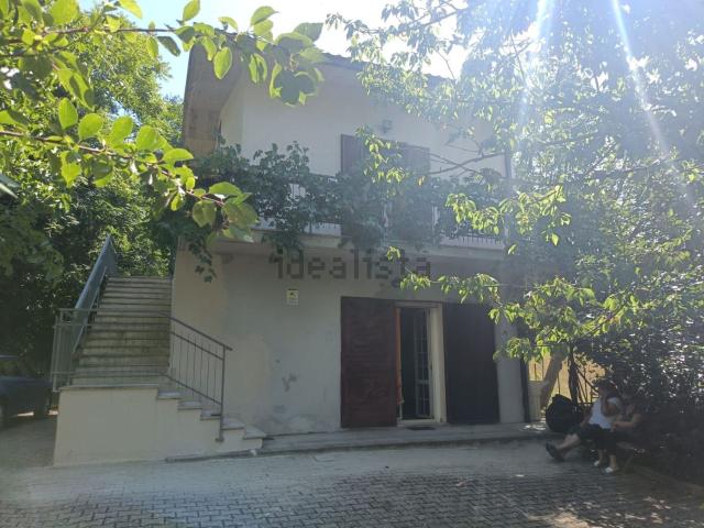 Case e ville in vendita di 200 m² in Via nora