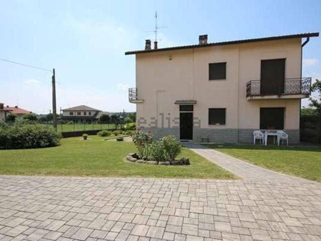 Case e ville in vendita di 200 m² in Via Somigliana, 10