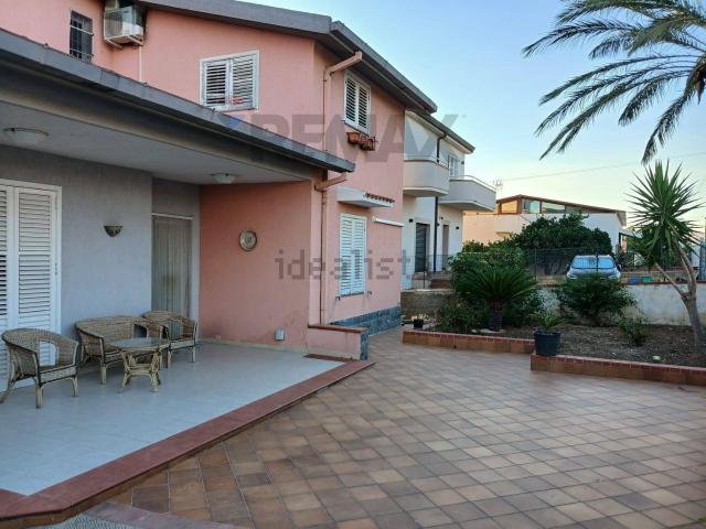 Case e ville in vendita di 200 m² in Via Salvatore Aldisio, 3