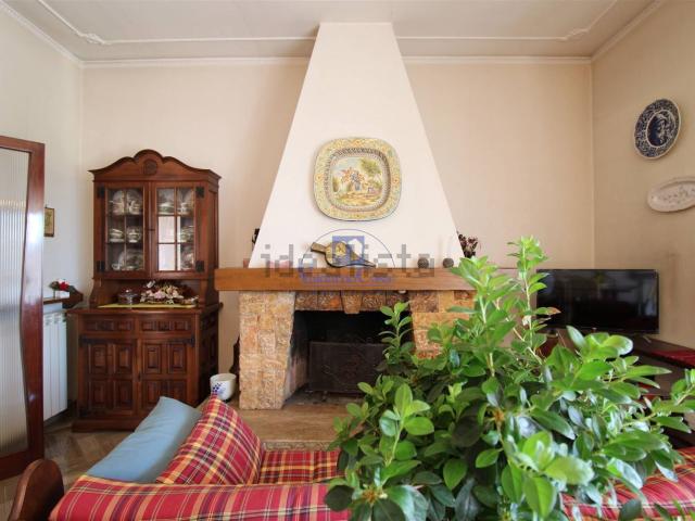 Case e ville in vendita di 200 m² in Via San Francesco D&apos Assisi