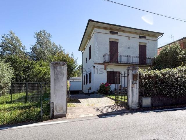Case e ville in vendita di 200 m² in Via Sant&apos Angelo, 133