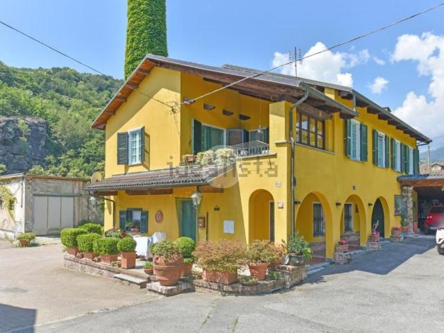 Case e ville in vendita di 200 m² in Via Sertorio, 13