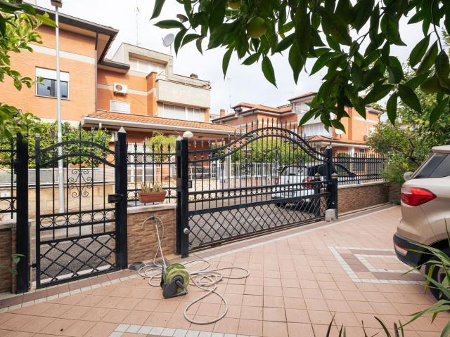 Case e ville in vendita di 200 m² in Via Spagna