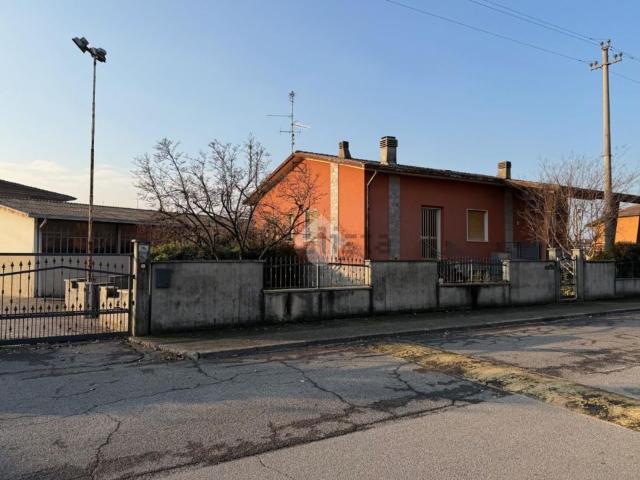Case e ville in vendita di 200 m² in Via Striaga, 19