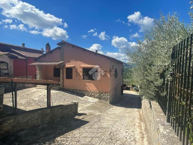 Case e ville in vendita di 200 m² in Via Sublacense, 31
