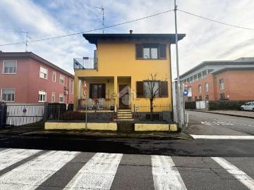 Case e ville in vendita di 200 m² in Via Po, 14