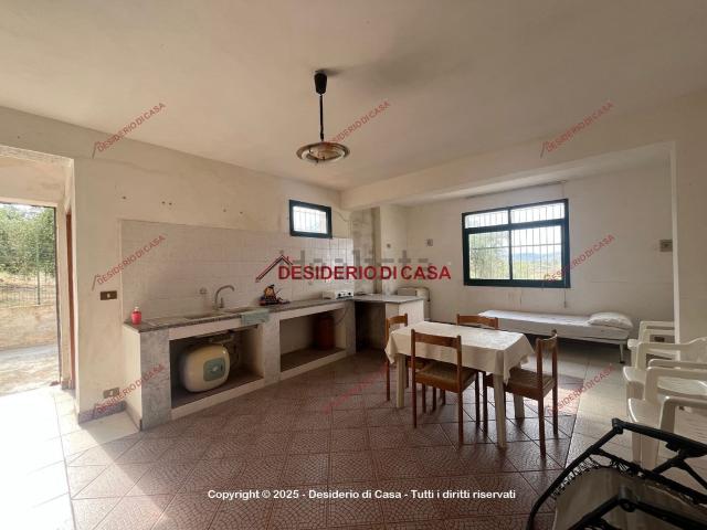 Case e ville in vendita di 200 m² in Via Passo Di Palermo, 2