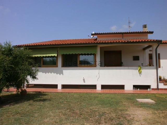 Case e ville in vendita di 200 m² in Via Pian di Mezzo
