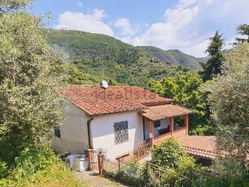Case e ville in vendita di 200 m² in Via Pieve di Brancoli