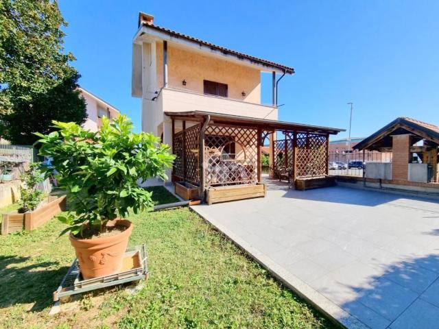 Case e ville in vendita di 200 m² in Via Primo Levi, 15