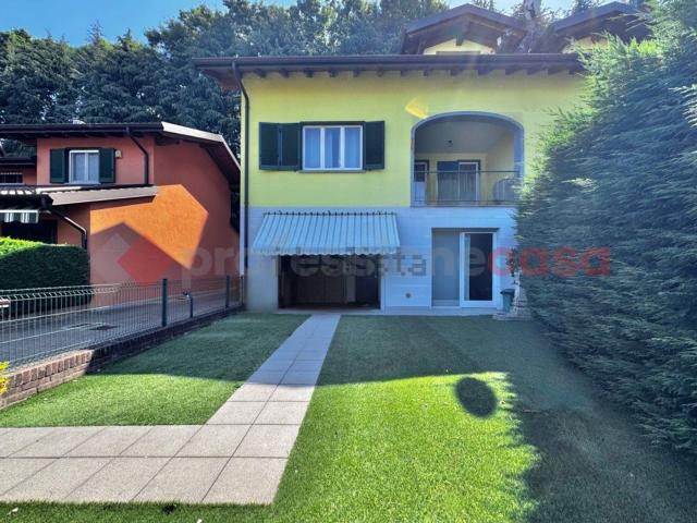 Case e ville in vendita di 200 m² in Via Primo Maggio