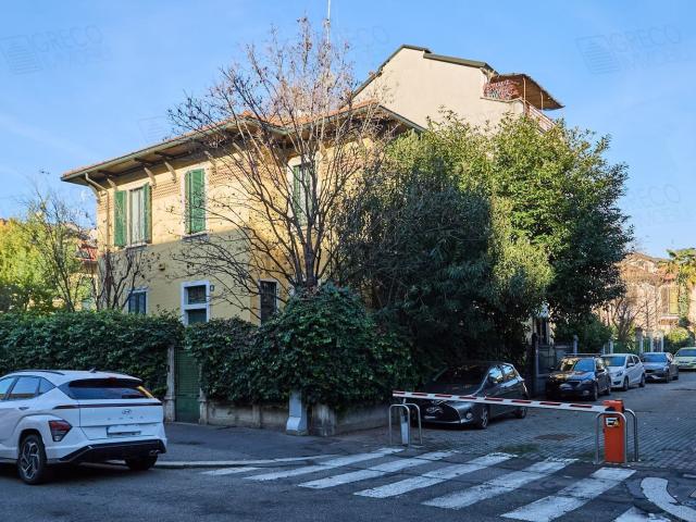 Case e ville in vendita di 200 m² in Via Privata Giuseppe Martucci, 1
