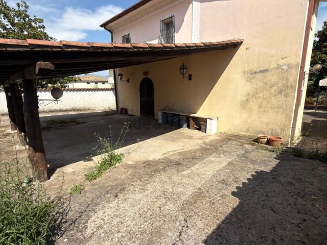 Case e ville in vendita di 200 m² in Via Provinciale San Magno, 32