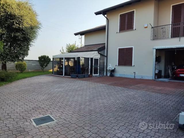 Case e ville in vendita di 200 m² in Via Roma
