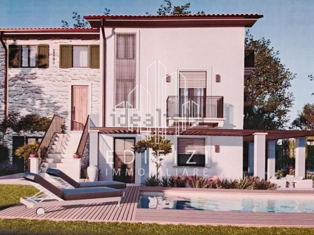 Case e ville in vendita di 200 m² in Via Romana Ovest