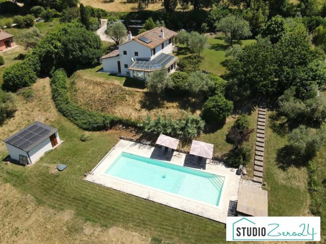 Case e ville in vendita di 200 m² in Via Rimembranze, 22