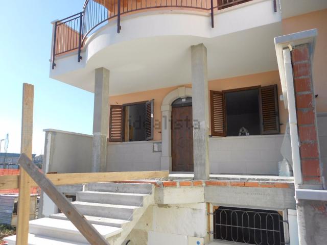 Case e ville in vendita di 200 m² in Via Tonale